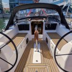 широкий кокпит Maxus 34