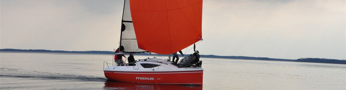 Maxus 22 спинакер