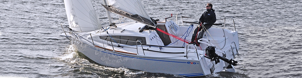 Maxus 24 evo кокпит